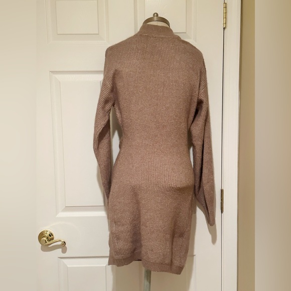 NWT SWEATER DRESS BEIGE LONG SLEEVE PULL ON MEDIUM - Picture 4 of 4